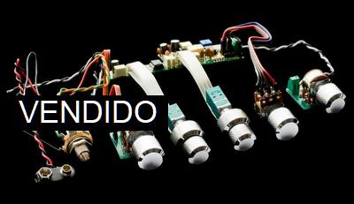 John East U Retro 5 knob Deluxe- Botones negros